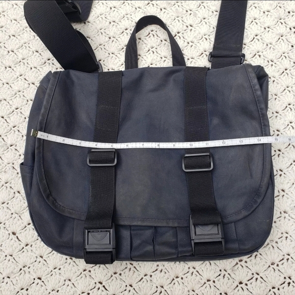 Filson 70112  Tin Cloth Medium Field Bag Messenger Navy Blue Made in USA - Picture 5 of 6